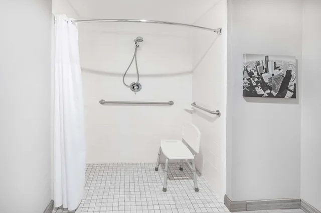 غرفة بسرير مزدوج لذوي الإعاقة، La Quinta Inn & Suites by Wyndham Houston Southwest 4/4