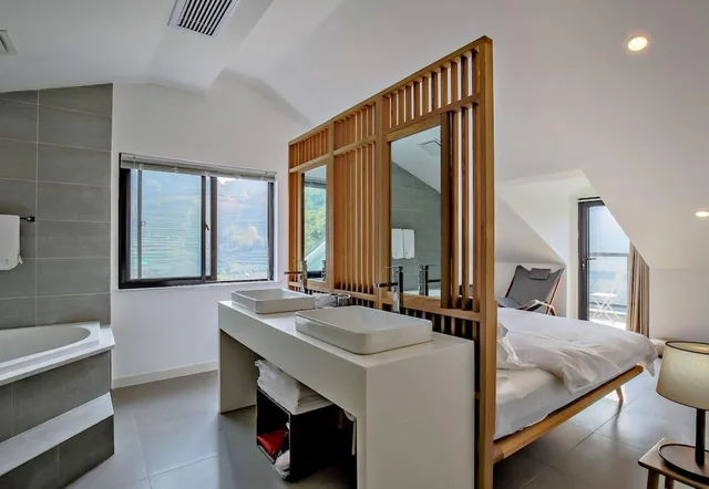 غرفة ديلوكس بسرير كينج بشرفة بحوض استحمام، Hangzhou Sansu Hotel 1/1