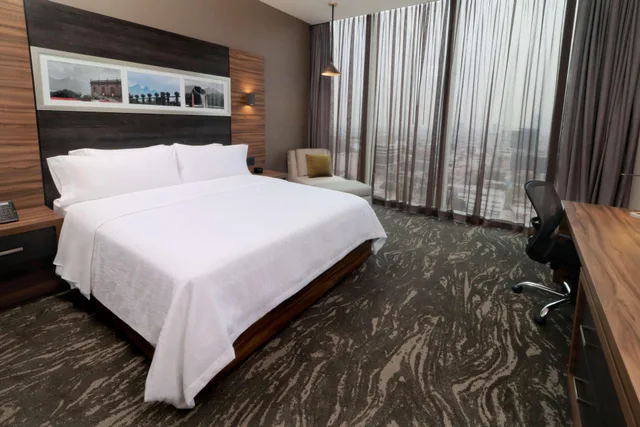 Room, Double Bed, with View, Hilton Garden Inn Monterrey Obispado 2/2