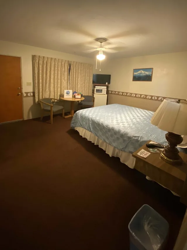 Standard, Single, Queen Bed, Lighthouse Inn 5/7