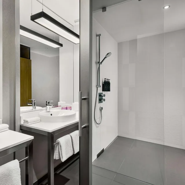 Sweet, Suite, King Bed، ALOFT MUNICH 6/9