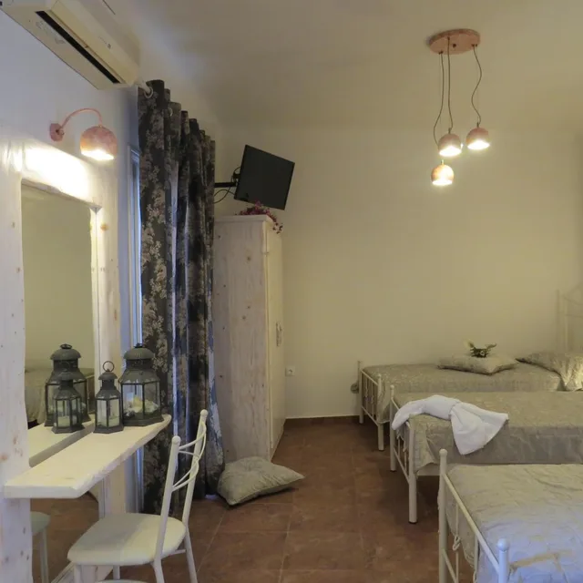 Room, Quintuple، Villa Manos 6/7