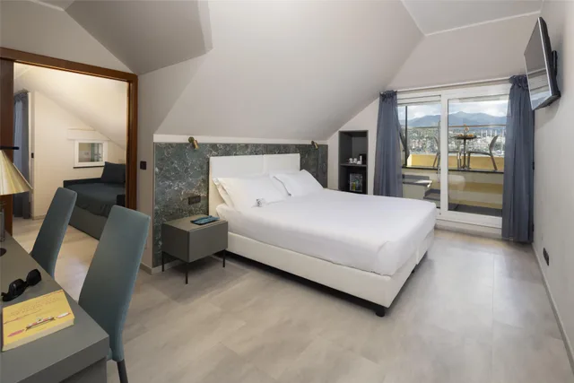 Deluxe, 1 Queen and 1 Single Bed, Sea View, 2 Bathrooms, 2 Balconies، Best Western Regina Elena 3/4