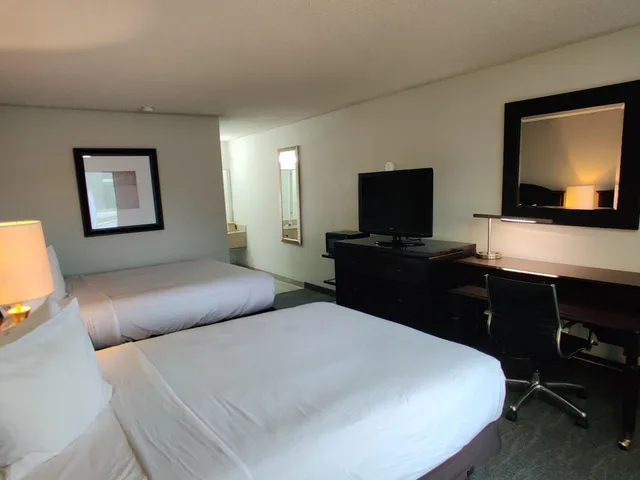 غرفة رباعية بسرير كوين، Rodeway Inn Lumberton Central 3/5