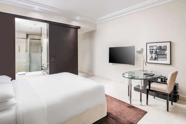 Room, King Bed, Terrace, Park Hyatt Jeddah 1/2