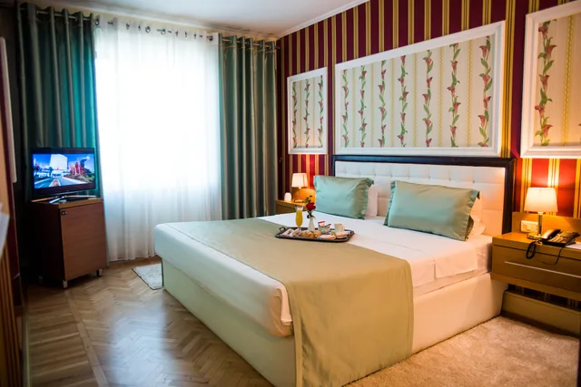 غرفة قياسية مزدوجة، Tirana International Hotel and Conference Centre 1/10