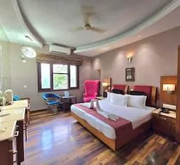 Superb, Single, ROYAL CASTLE GRAND 1/2