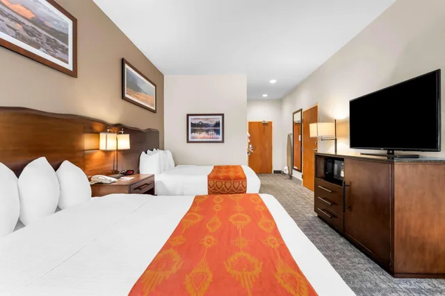 غرفة بسريرين كوين، Best Western Rocky Mountain Lodge 2/7