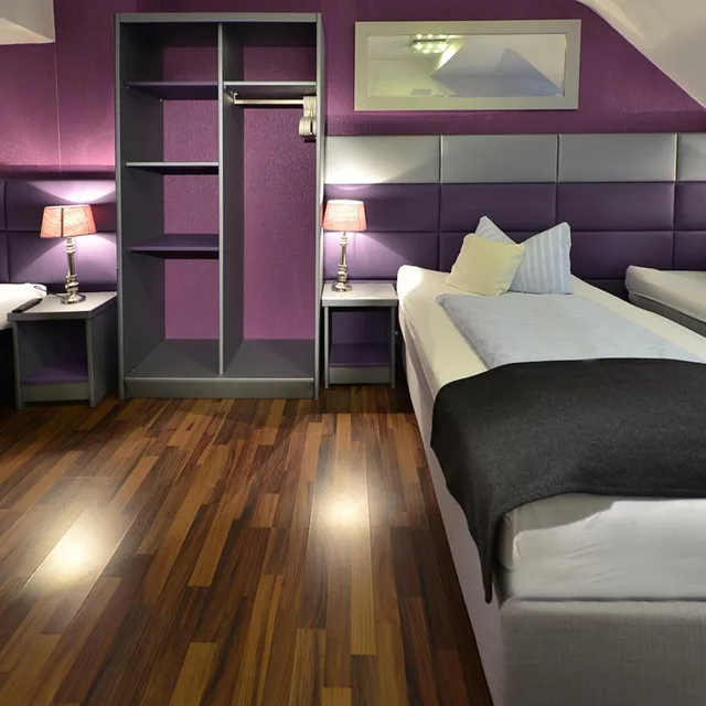 غرفة ثلاثية، Hotel Am Wehrhahn 4/7