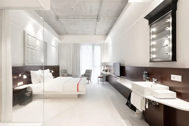Ruby Lilou Hotel Marseille by IHG، Marseille 03 7/42