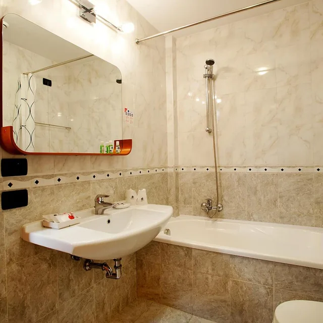 غرفة قياسية بسرير فردي، Best Western Blu Hotel Roma 7/10