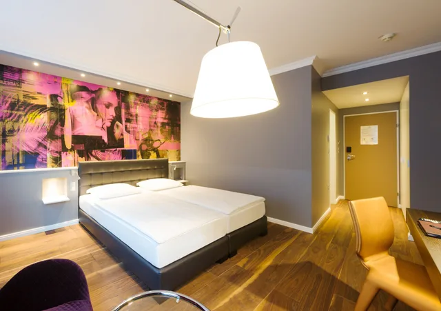 Deluxe, Double Bed, Street View، Der Wilhelmshof 3/6