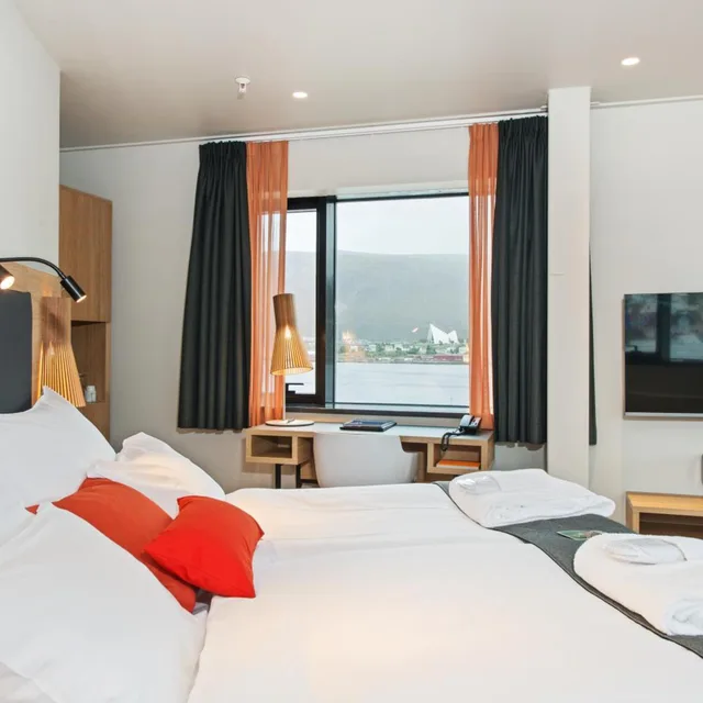 جناح جونيور، Clarion Hotel The Edge 2/10