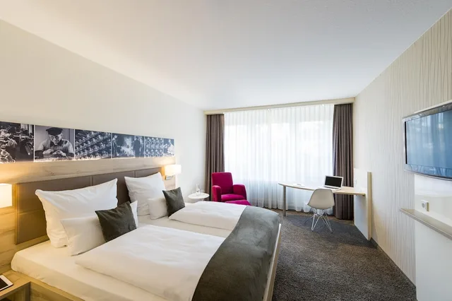 Premium, King Bed, Park View, Best Western Plus Parkhotel Velbert 1/6
