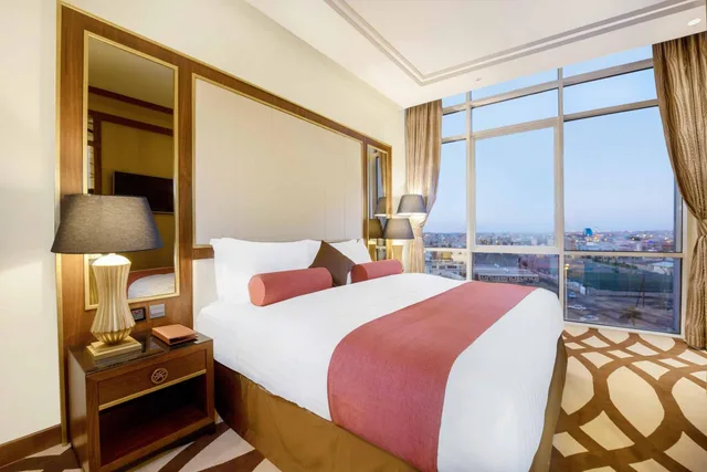 Amber Room, Bayat Hotel 4/7