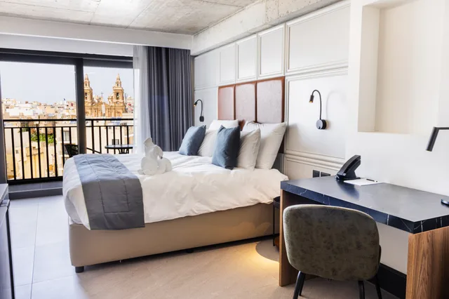 Superior, Double or Twin Bed, City View, The Londoner Hotel Sliema 2/2