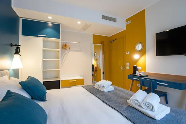 غرفة بسرير كينج، HOTEL VILLA EUGENIA 3/5