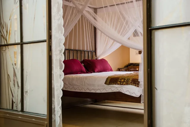 Standard, Single, Queen Bed, Le Bougainviller Hotel 6/10