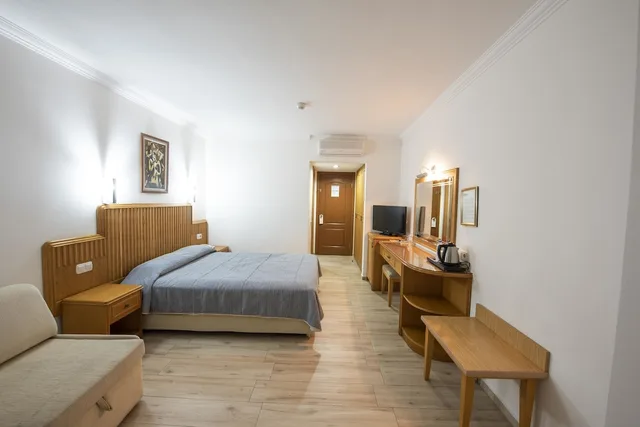 غرفة قياسية بسرير مزدوج أو سريرين منفصلين بإطلالة على الحديقة بشرفة، Belcehan Deluxe Hotel 5/9
