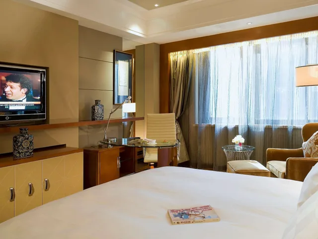 غرفة فاخرة بسريرين منفصلين بإطلالة على المدينة، Sofitel Harbin 2/9