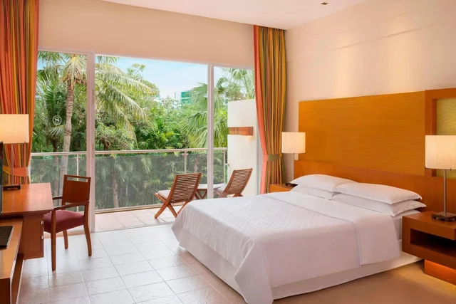 Guest Room, King Bed, Garden View, Balcony, Sheraton Hua Hin Resort And Spa 2/10