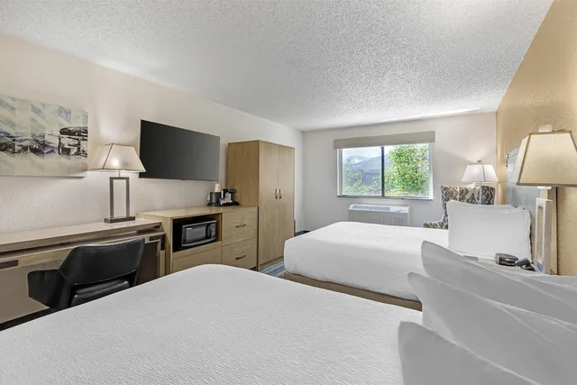 غرفة ديلوكس بسريرين كوين، Best Western Alpenglo Lodge 4/10