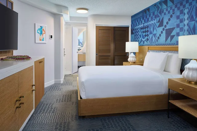 Room, Double Bed, Waikiki View، Outrigger Waikiki Paradise 5/8
