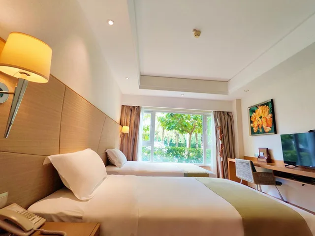 غرفة بسريرين منفصلين بإطلالة على الحديقة، Ocean View Resort Yalong Bay 2/2