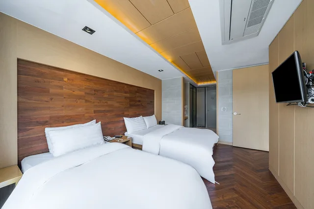 غرفة عائلية بسرير مزدوج وسرير فردي، Brown Dot Hotel Incheon Songdo 6/10