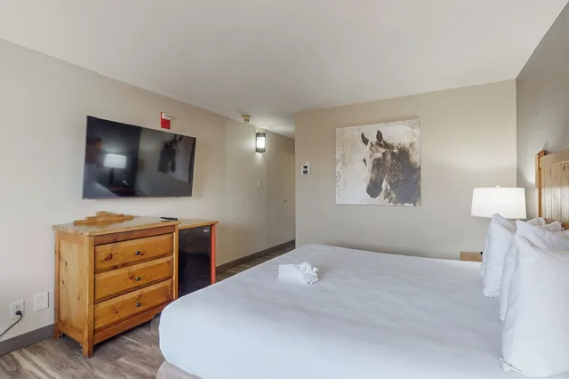 غرفة قياسية بسرير كينج يُسمح فيها بالحيوانات الأليفة، Best Western Plus Rio Grande Inn 3/10