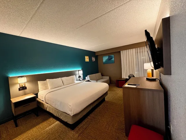 غرفة قياسية بسرير كينج مع أريكة، Comfort Inn Darien - North Brunswick 1/6