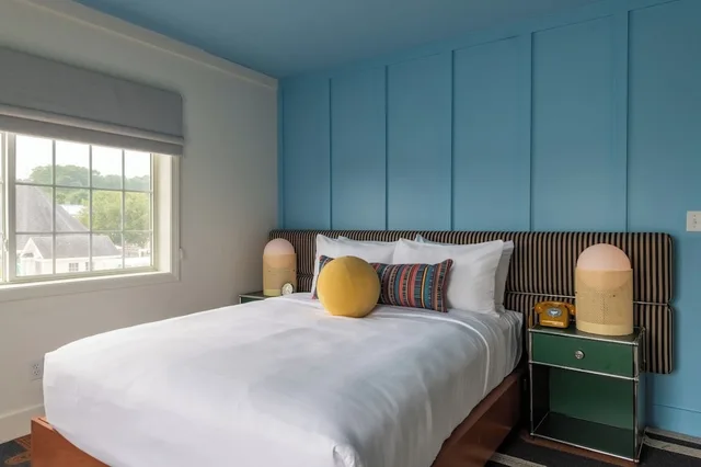 جناح بسريرين كوين بشرفة بغرفتي نوم مع أريكة، Ogunquit Hotel 2/10