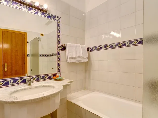 غرفة بسرير مزدوج أو سريرين منفصلين بشرفة، Grand Hotel President 2/2