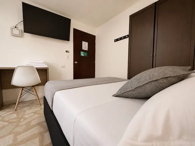 غرفة قياسية ثلاثية بسرير مزدوج وسرير فردي، Ayenda 1258 Boutique Laureles Home 5/10