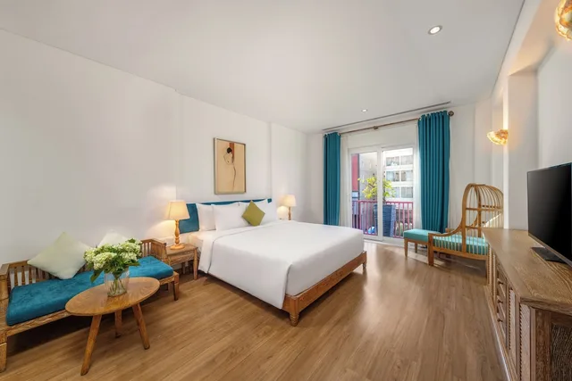Suite, King and Twin Beds, Pool or City View, Balcony, Risemount Premier Resort Danang 3/9
