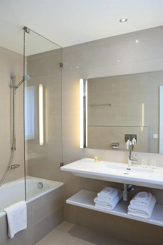 Suite, Double Bed, Living Area, The Harmonie Vienna, BW Premier Collection 3/3