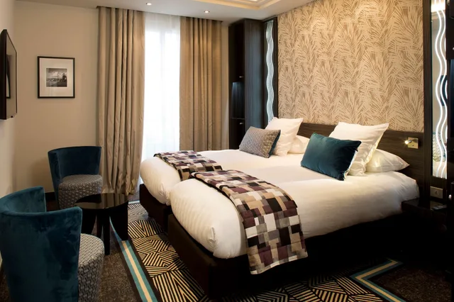 Deluxe, Twin Beds, Balcony, Bathtub, Hotel Le Mondial, BW Premier Collection 2/10