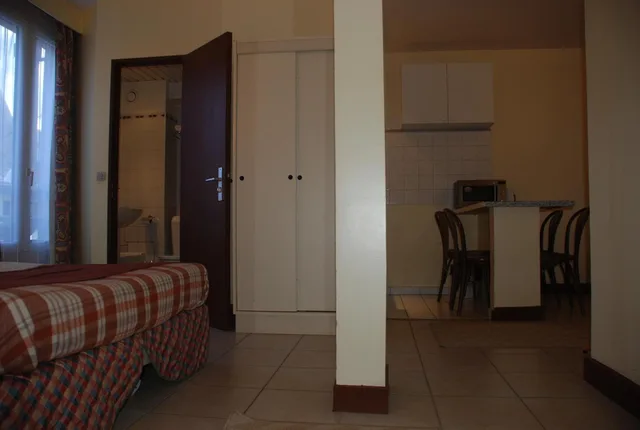 غرفة رباعية، RESIDENCE DE LA TOUR 5/10