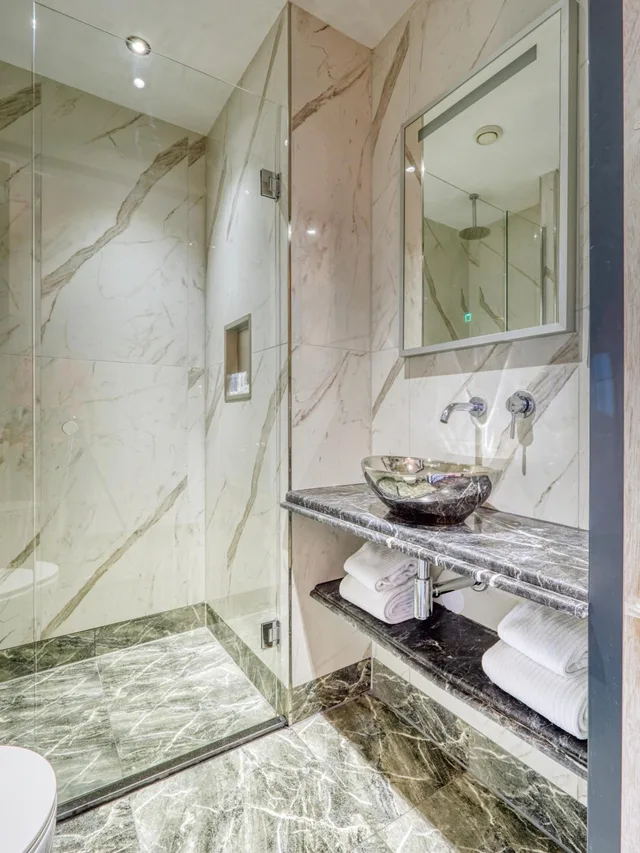 غرفة بسرير مزدوج بإطلالة على البحيرة، G Hotel 4/5