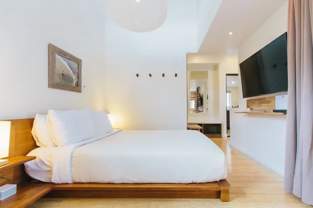 Courtyard, Deluxe, Suite, Queen Bed، Inn at Moonlight Beach 1/5