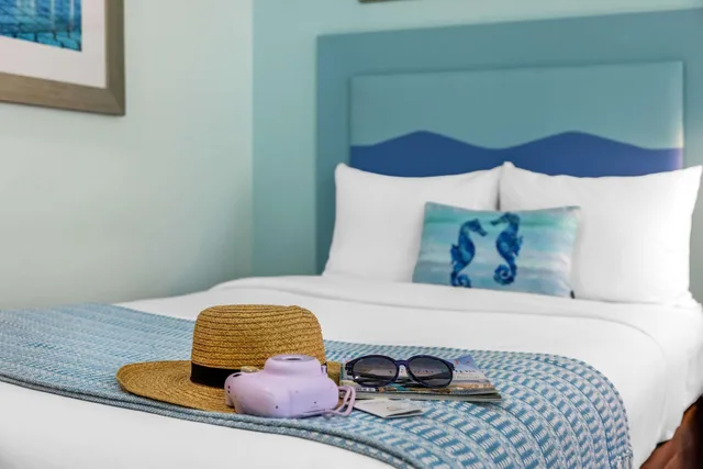 Suite, Multiple Beds, Pool View، Quality Suites Downtown San Luis Obispo CA 3/4