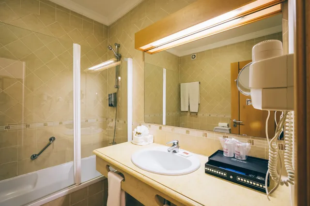 Deluxe One-Bedroom Apartment (2 Adults)، Grand Muthu Forte do Vale 5/5
