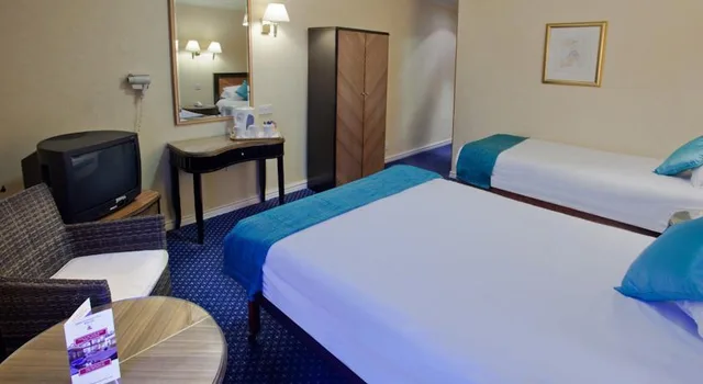 غرفة قياسية بسريرين منفصلين، Britannia Wigan Hotel 5/7