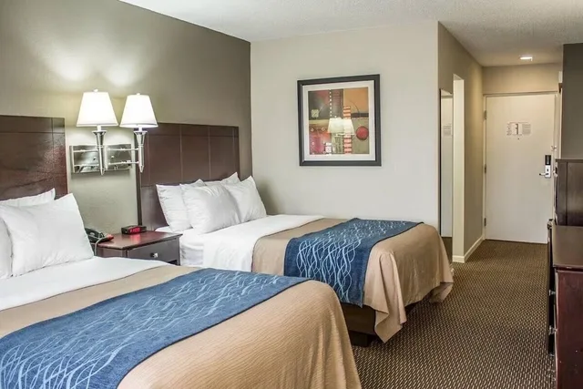 غرفة قياسية بثلاثة أسرّة، Comfort Inn Sandusky 4/10