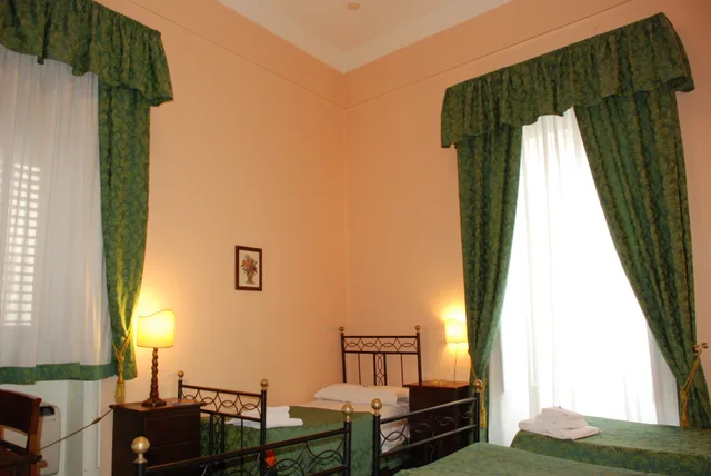 غرفة قياسية رباعية، Del Centro Hotel 1/3