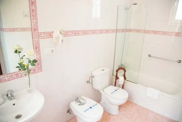 Family, 1 Double and 1 Single Bed, Casa Palacio Don Pedro 5/6