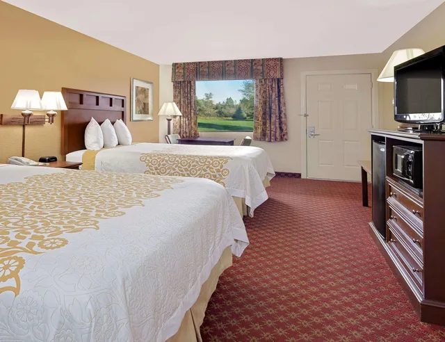 غرفة بسريرين كوين، Days Inn by Wyndham Paris 4/4
