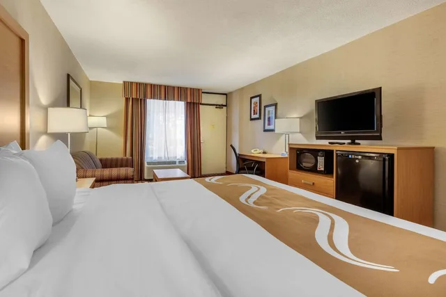 غرفة قياسية بسرير كينج للمدخنين، Quality Inn Exit 4 2/6