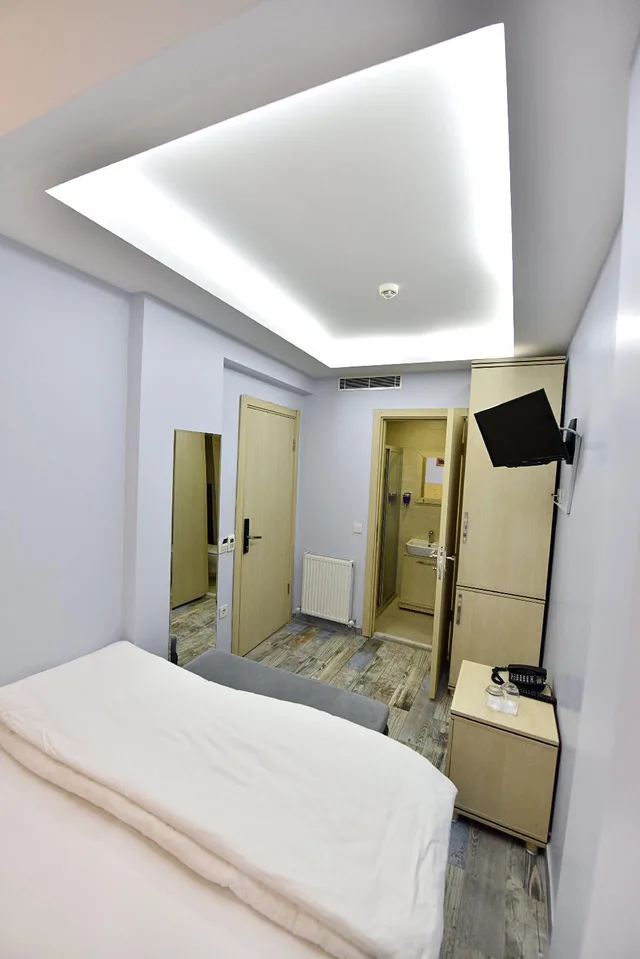 Standard, Sunlife Hotel Old City 2/2
