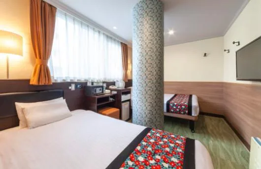 Semi Room, Economy, Twin Beds, 1 Double and 1 Single Bed، Dotonbori Hotel 1/1